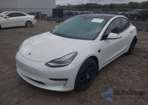 2021 Tesla Model 3 Long Range Dual Motor All-Wheel Drive z USA, uszkodzony, nr VIN 5YJ3E1EB7MF862301